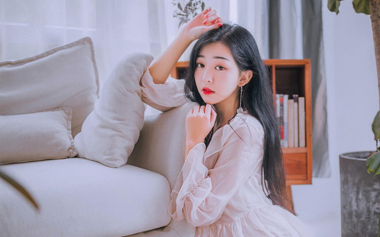 王毅会见哈萨克斯坦副总理兼外长努尔特列乌